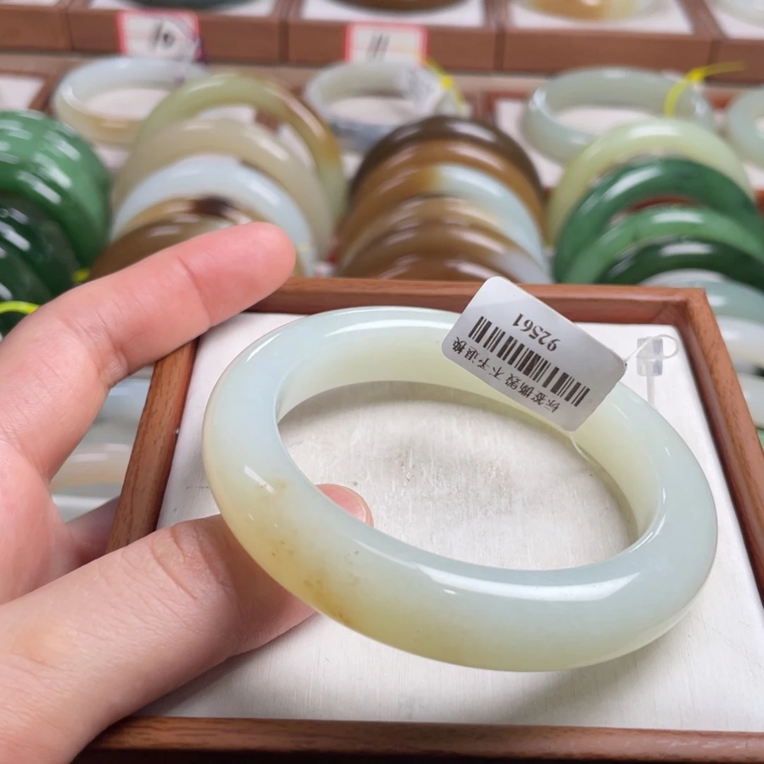 【闪购商品】和田玉手镯未镶嵌55.5.35