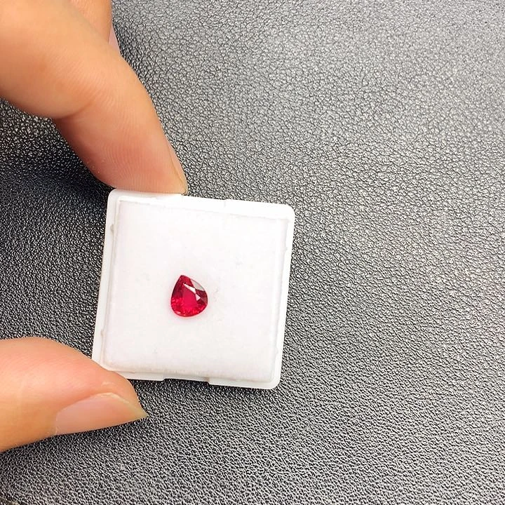 红宝石裸石无烧鸽血0.88克拉