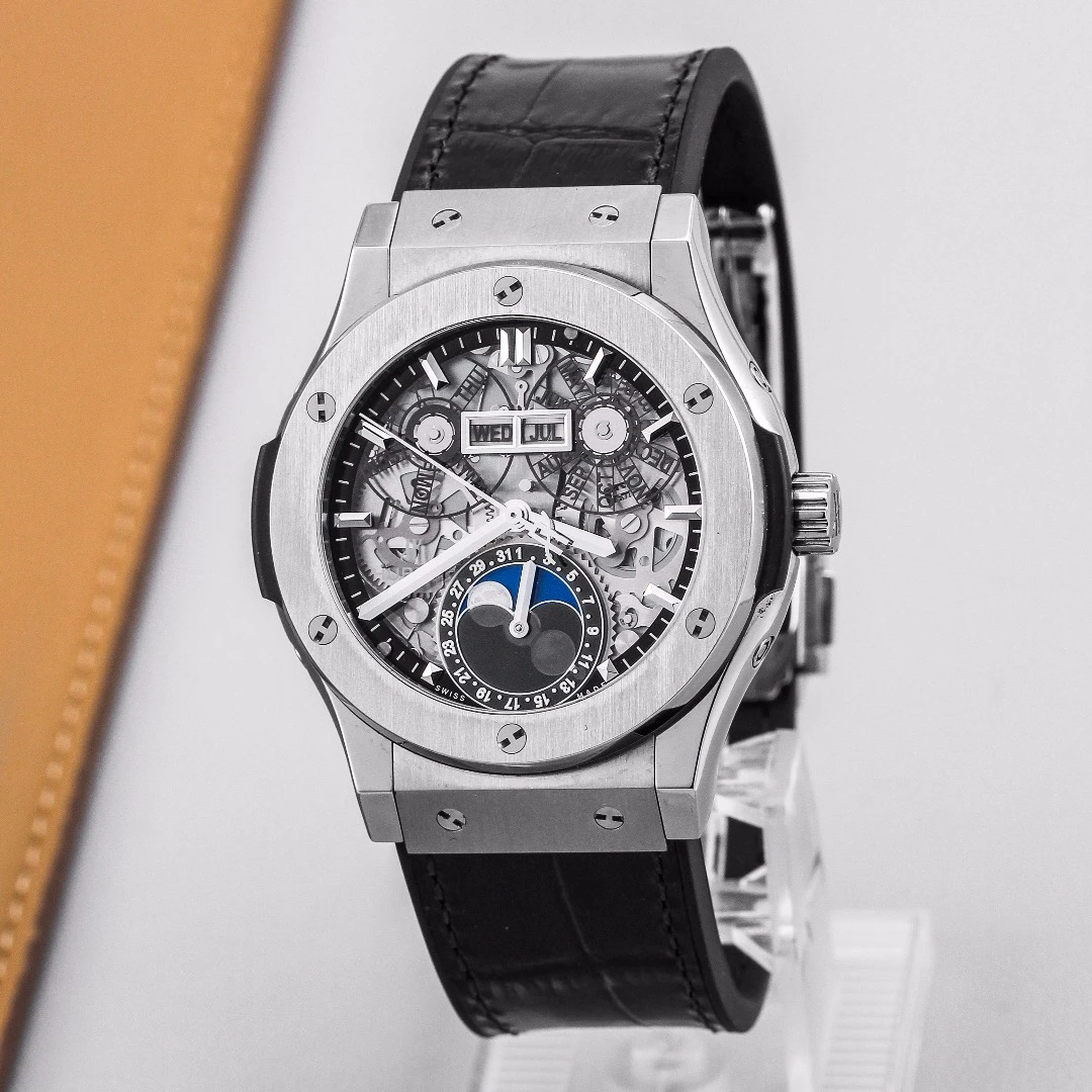 95新 Hublot/宇舶表 自动机械男表经典融合系列547.NX.0170.LR