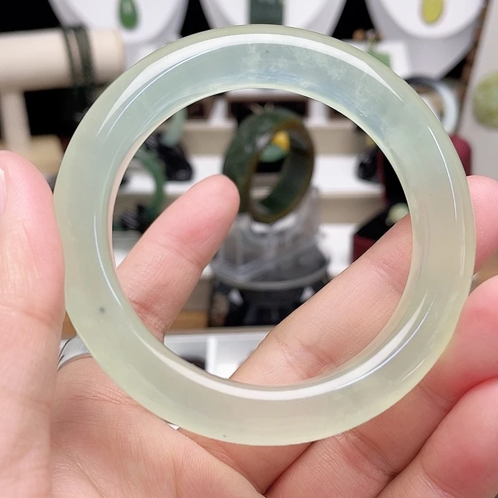 岫玉未镶嵌手镯58口径湖水绿手镯