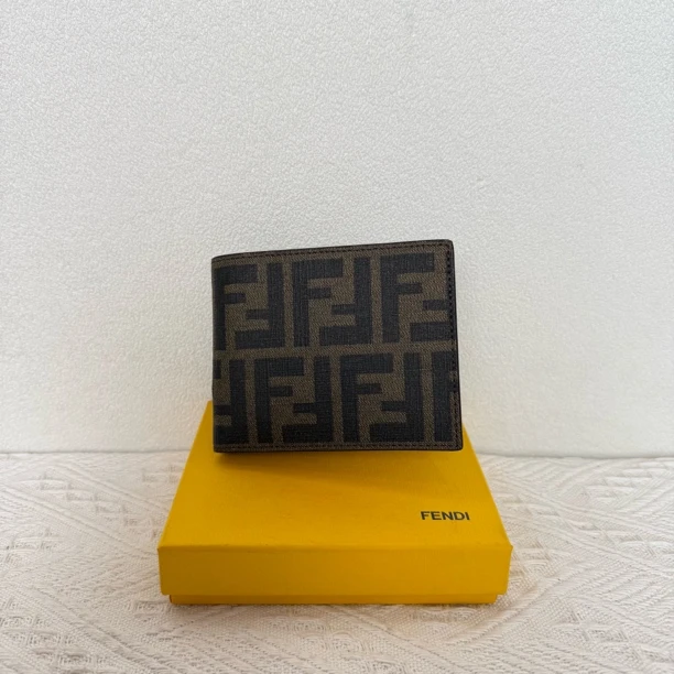 99新 FENDI/芬迪 4667/经典时尚棕色印花对折钱包