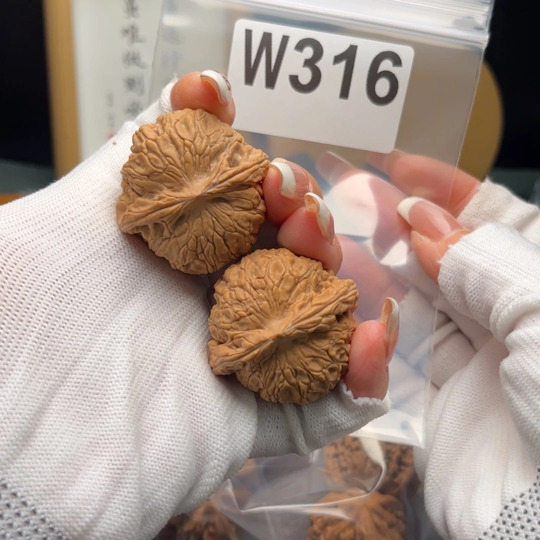 文玩核桃把件狗****哟38龙胆元宝w 316