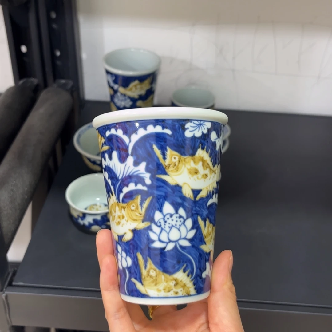 青花釉里金九鲑大可乐杯