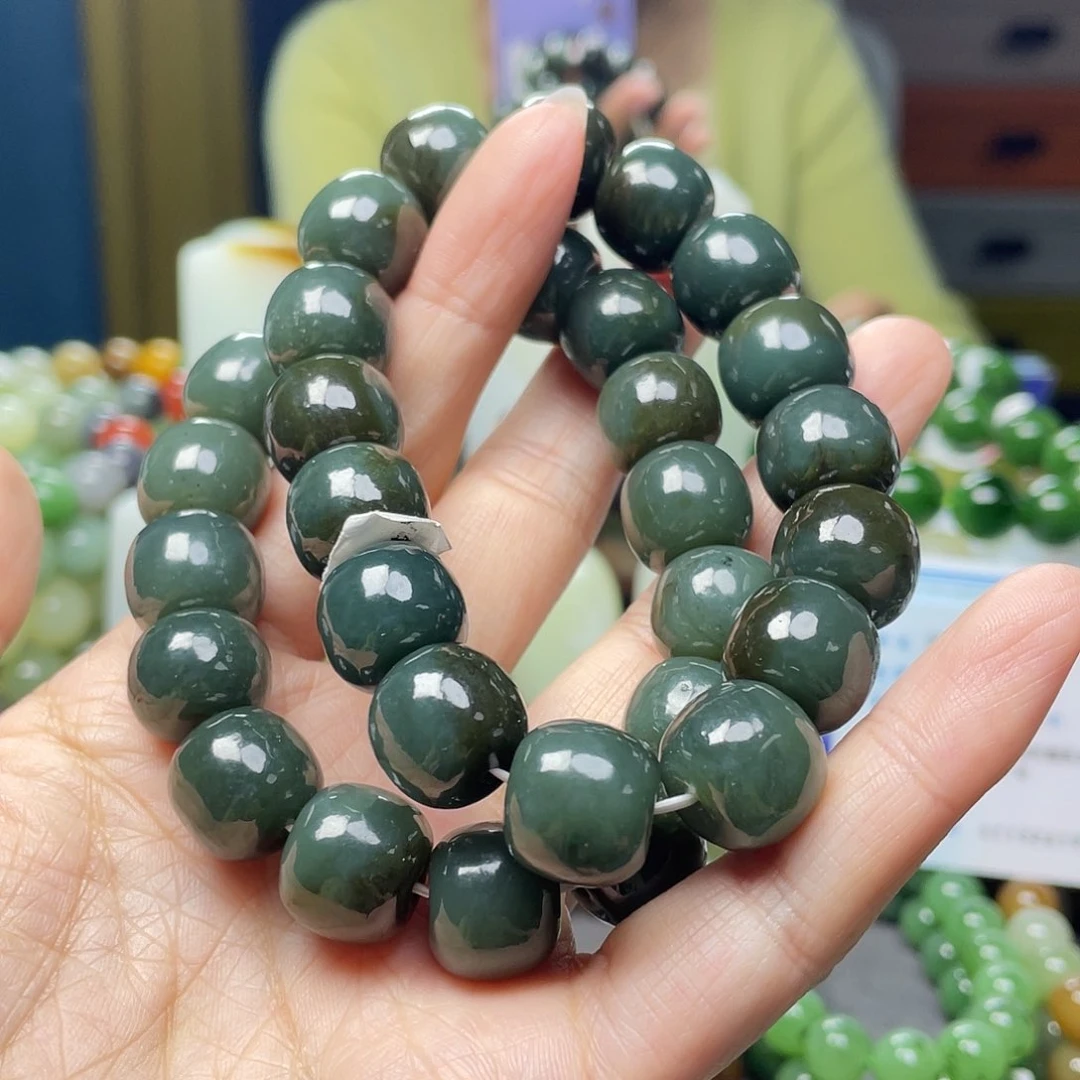 手链未镶嵌和田玉拍一发一，多样性发货。有瑕疵，介意勿拍