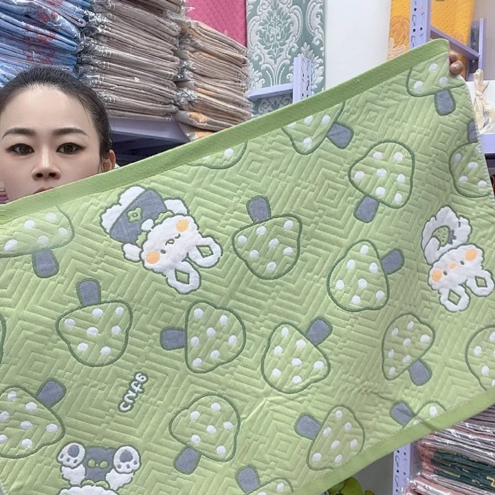 棉绿色草莓兔纯棉