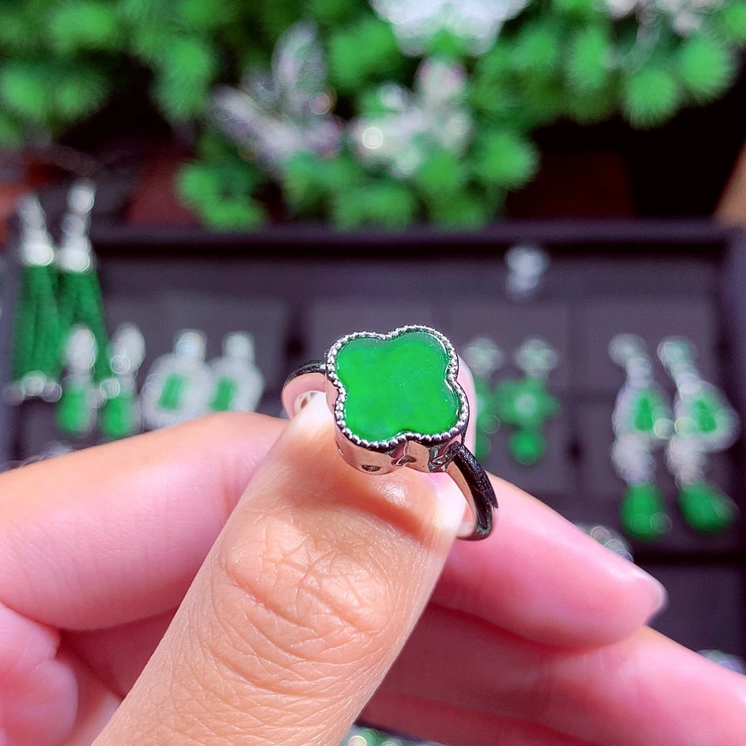 颈饰未镶嵌翡翠天然