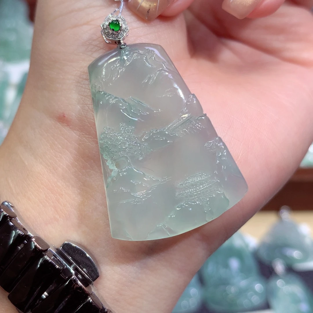 吊坠(不含链)18K金镶嵌翡翠