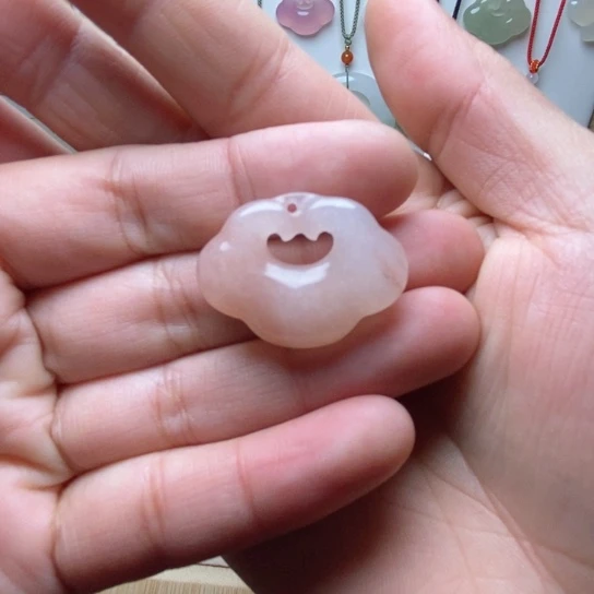 石英质玉颈饰未镶嵌?****?