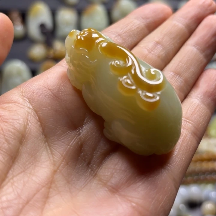 和田玉（糖玉）未镶嵌颈饰࿇*?