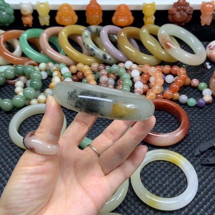 石英质玉未镶嵌手镯