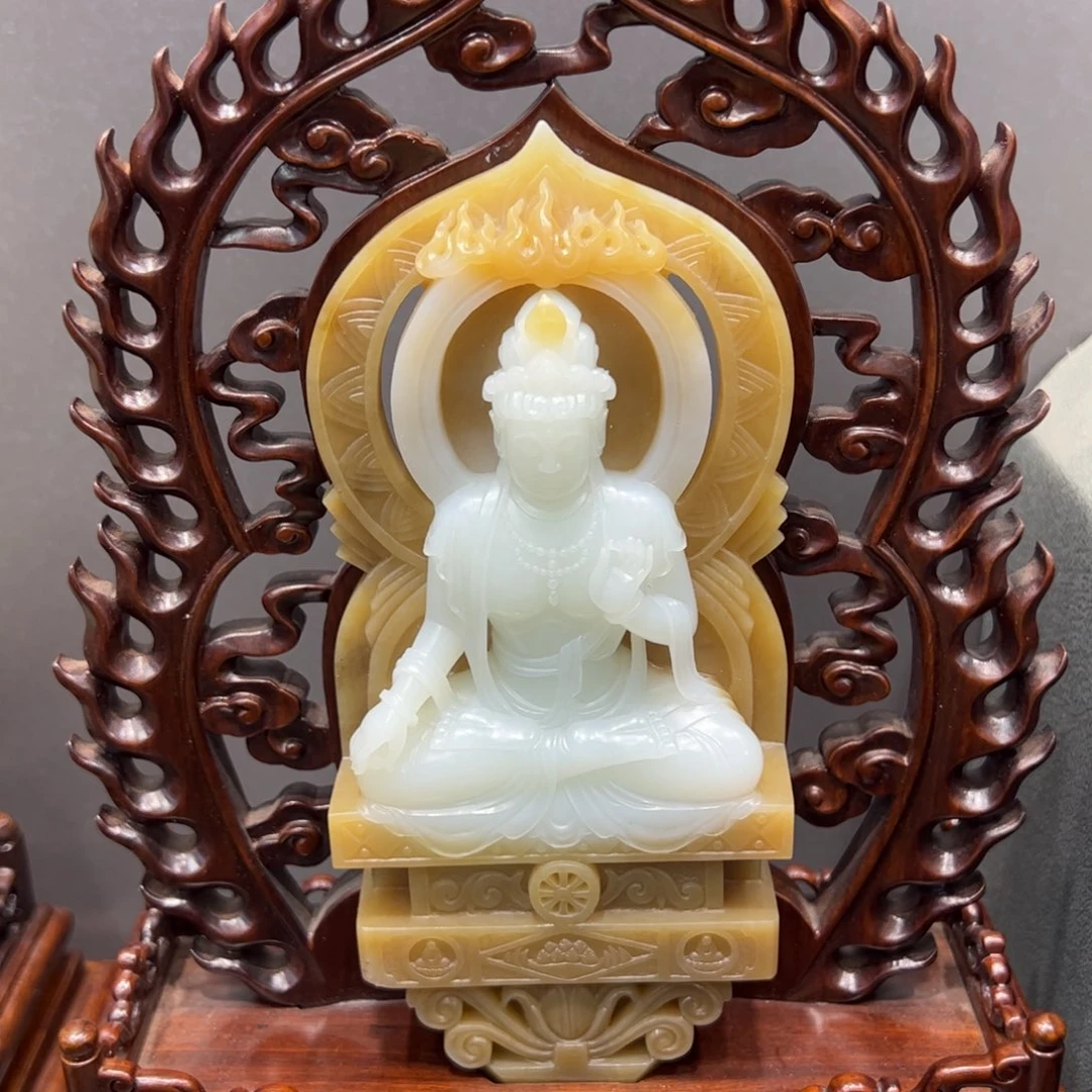 和田玉未镶嵌把件