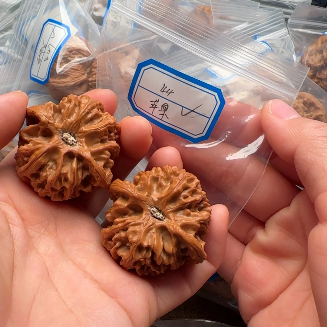 文玩核桃把件发发发