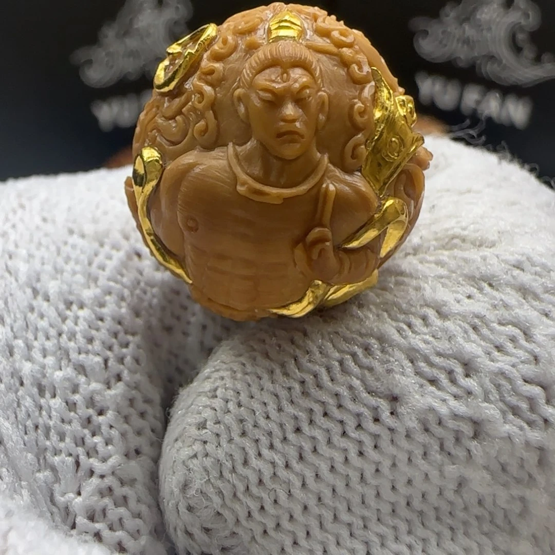 猴头核桃吊坠二郎神镶嵌24k