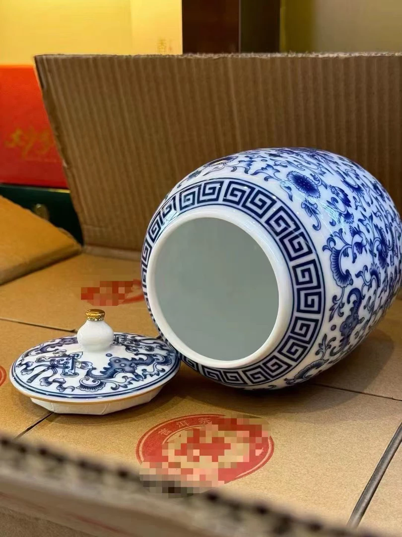 缠枝莲青花罐 可装500克左右茶叶