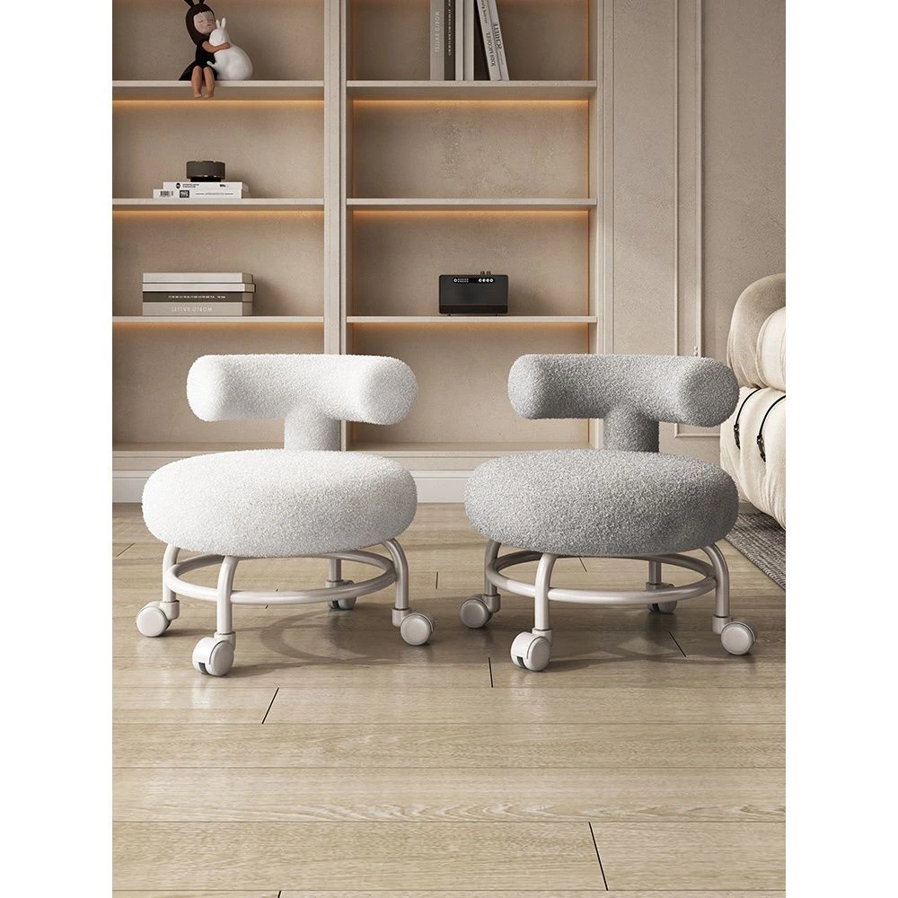 小凳子羊羔绒家用靠背圆凳带娃学步矮凳万向轮小板凳滑轮矮凳靠背