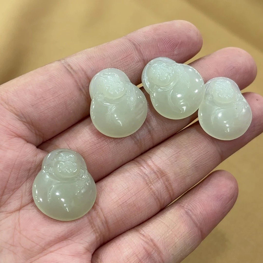 颈饰未镶嵌和田玉小佛20尺寸