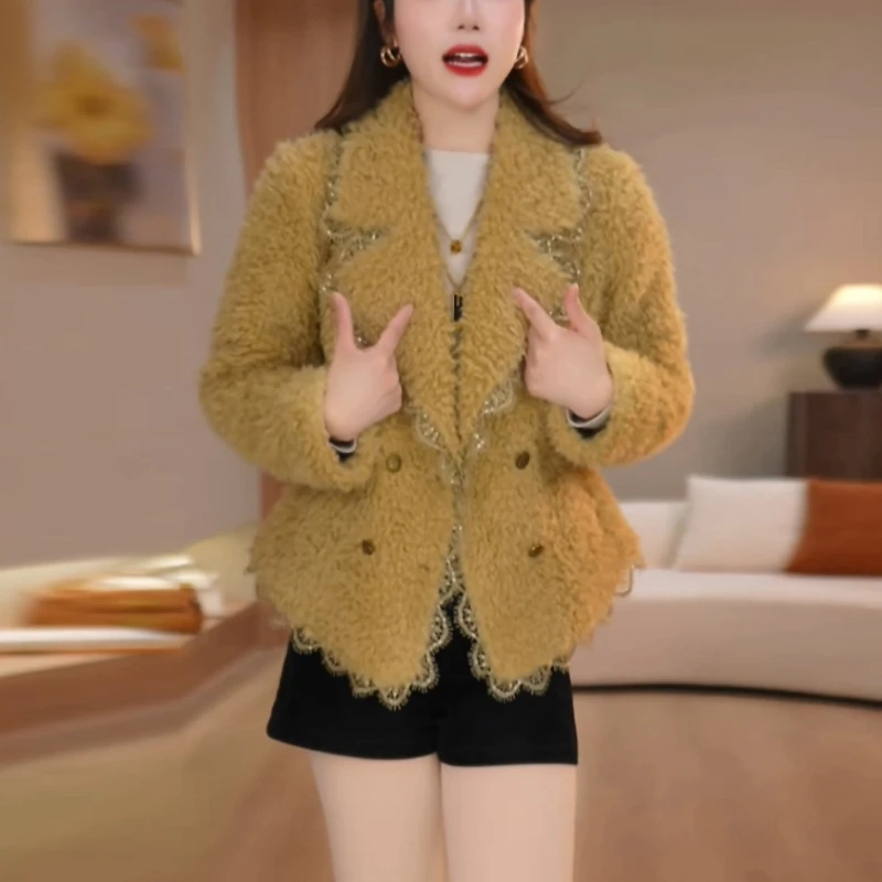 卷卷绒小香风短款外套女2025冬季新款时尚气质保暖小个子毛毛上衣