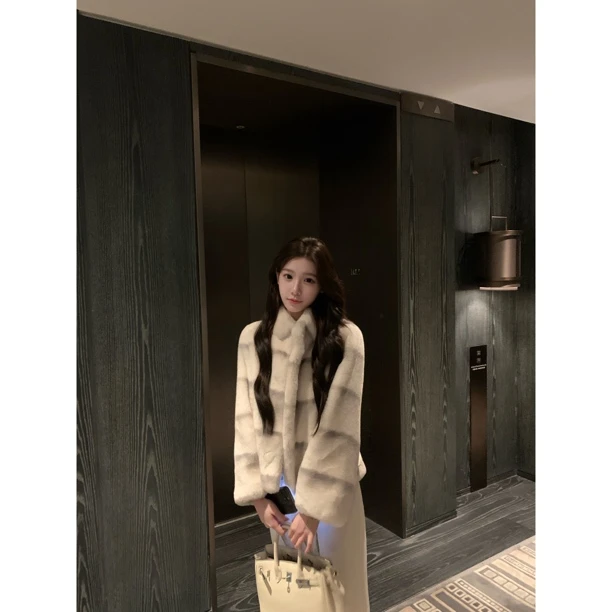 【Meng服饰】雪山晕染毛毛双色渐变手工渲染高级感立领宽松外套