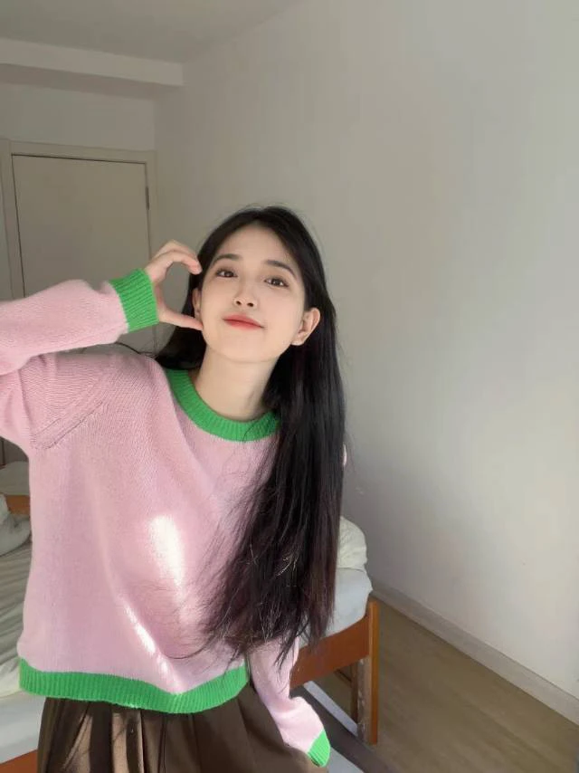早春女宽松韩系秋冬设计感羊毛衫上衣