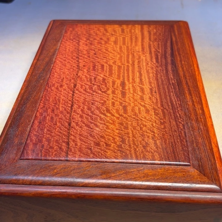 宝***月机关盒。