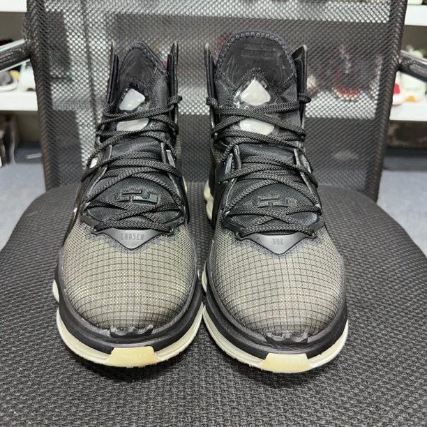 42码/Lebron 19 EP 圆头系带 高帮 实战篮球鞋
