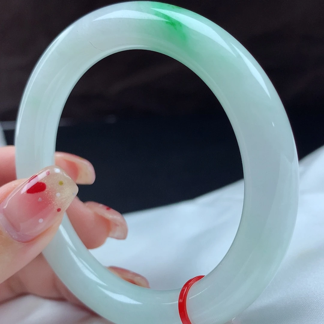 翡翠手镯未镶嵌23121，