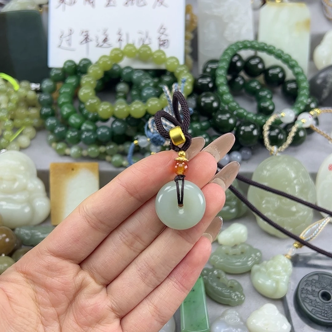 和田玉未镶嵌颈饰