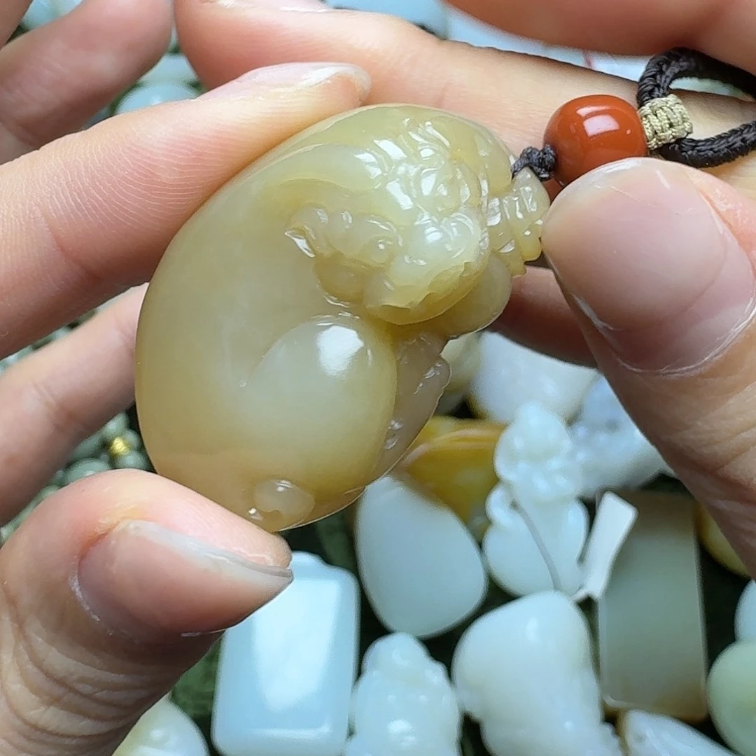 和田玉颈饰未镶嵌