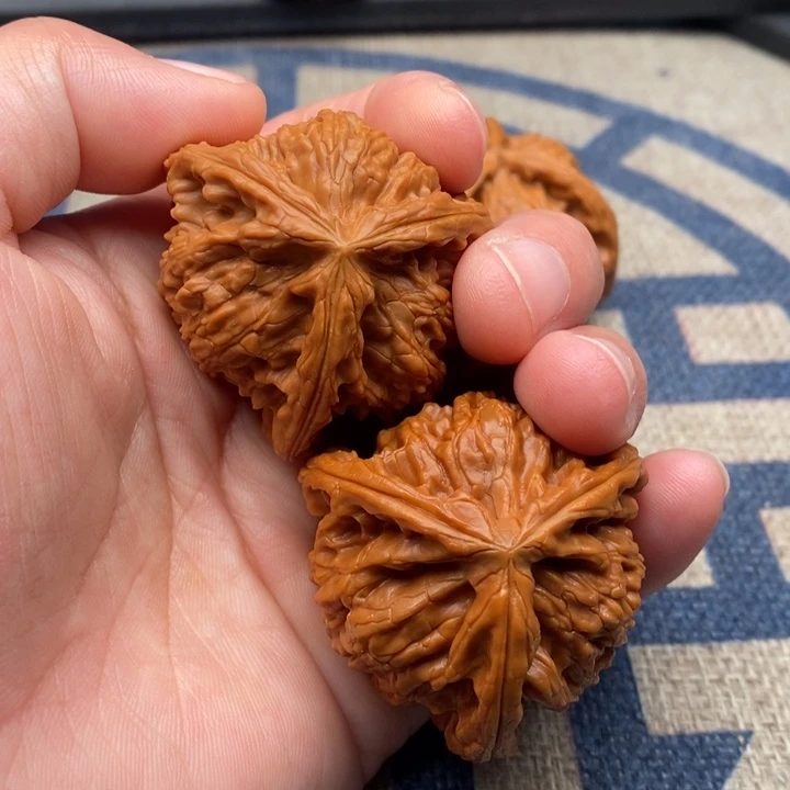 吊坠文玩核桃?*岚三棱