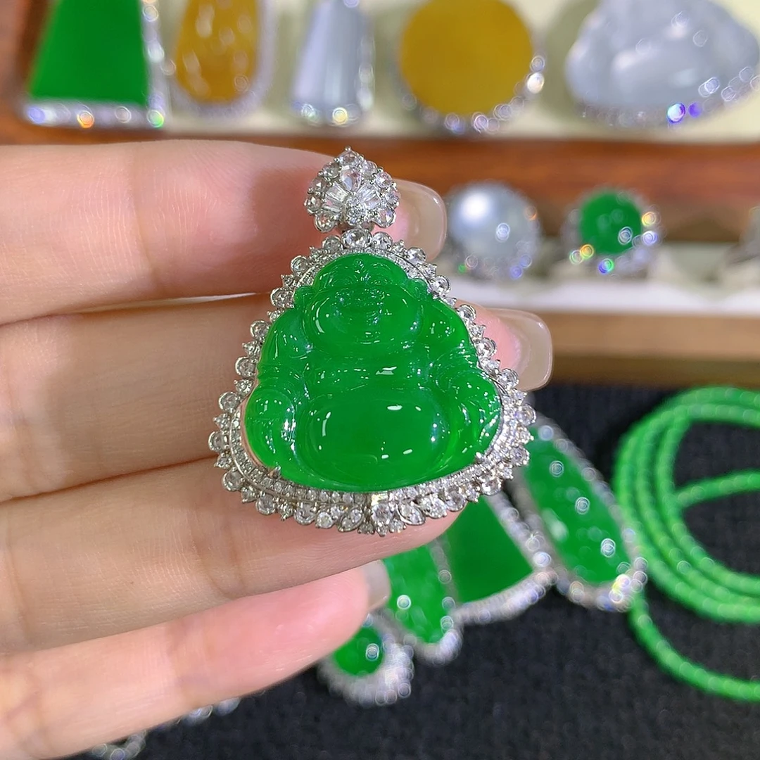 翡翠18K金镶嵌颈饰佛公