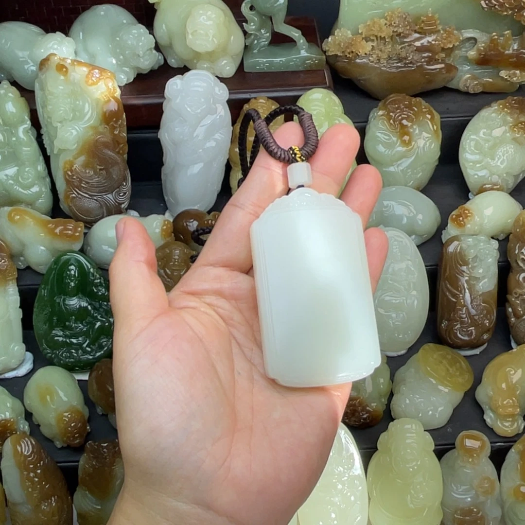 鲨***️和田玉未镶嵌颈饰