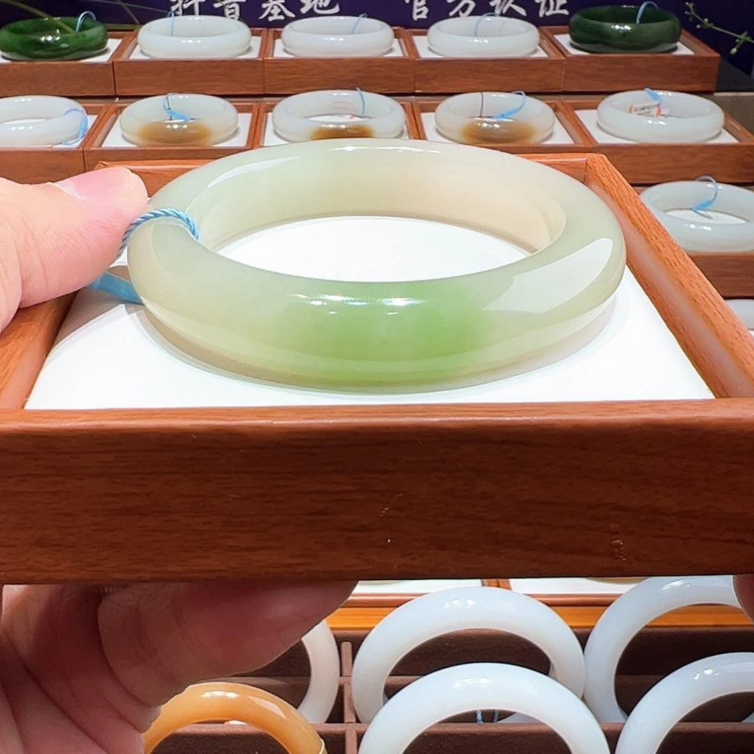 和田玉手镯55.56未镶嵌