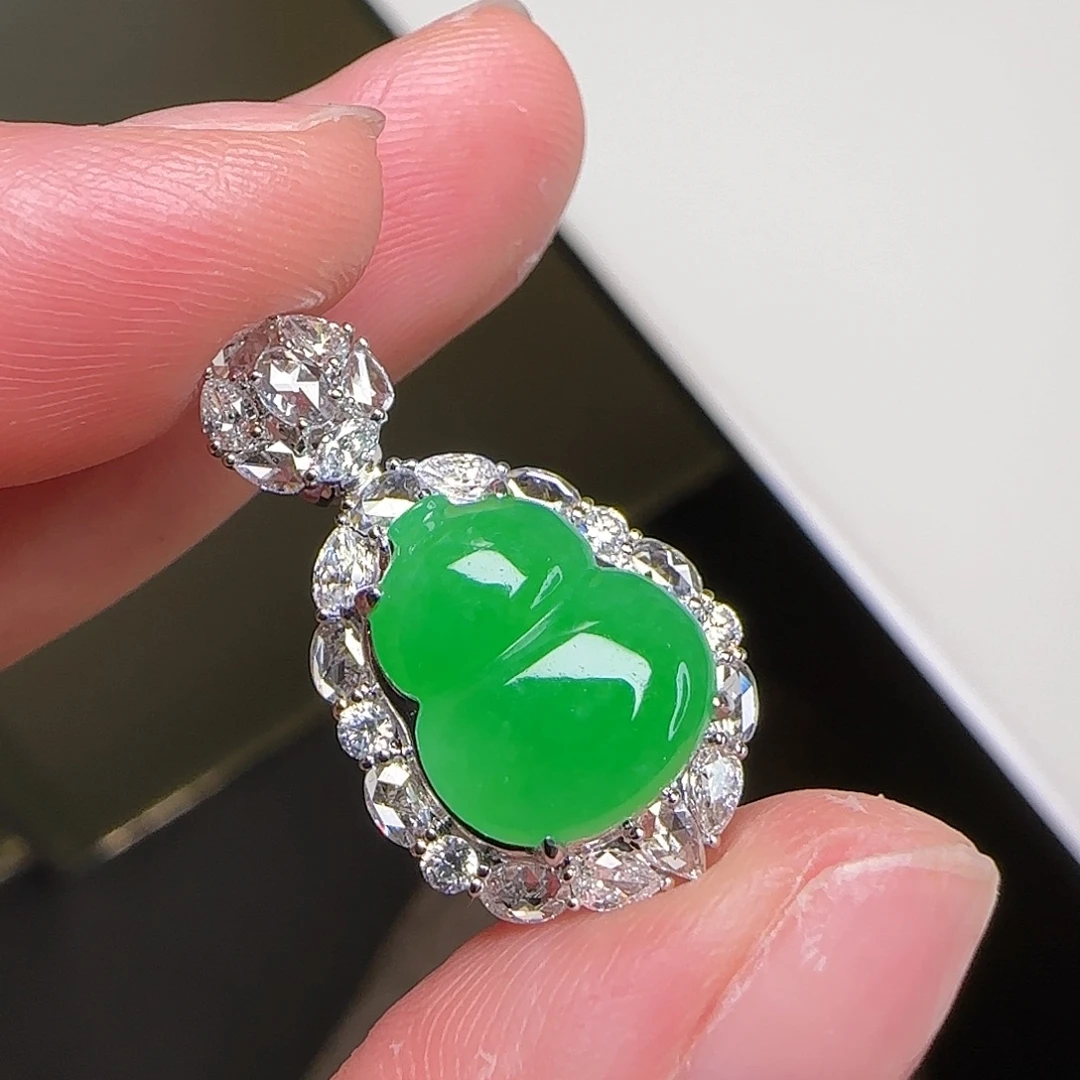 翡翠18K金镶嵌颈饰天然翡翠