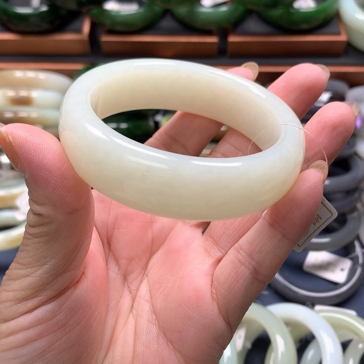 【闪购商品】未镶嵌手镯和田玉
