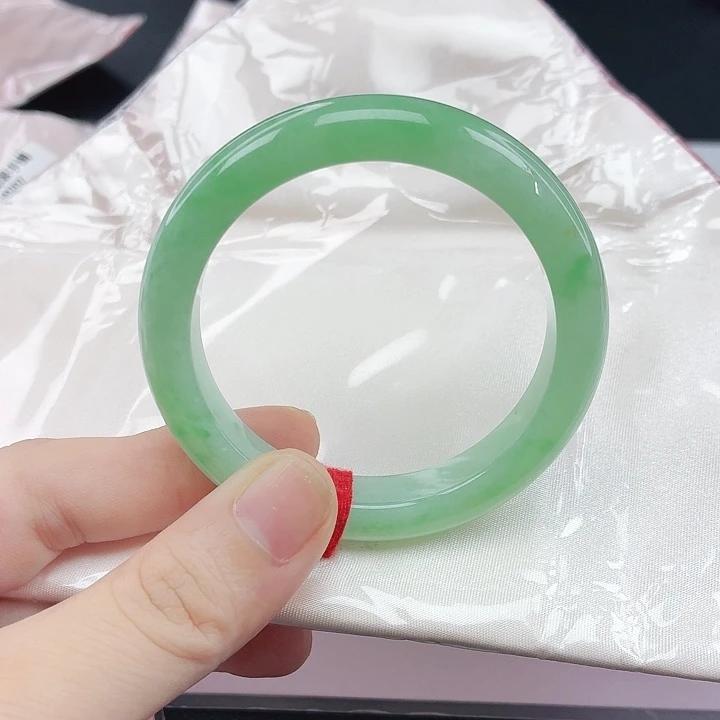 吃***孩未镶嵌手镯翡翠翡翠702