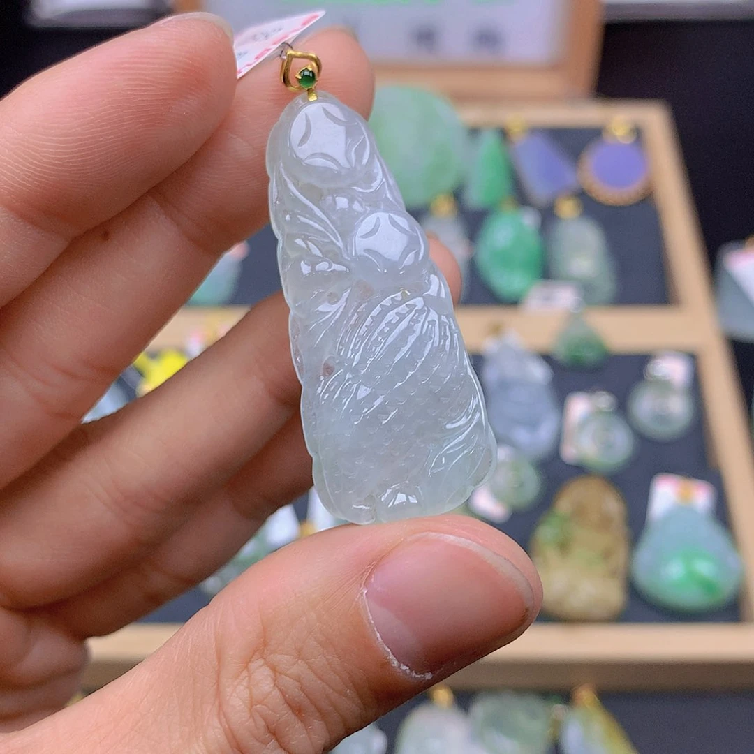 翡翠颈饰18K金镶嵌翡翠