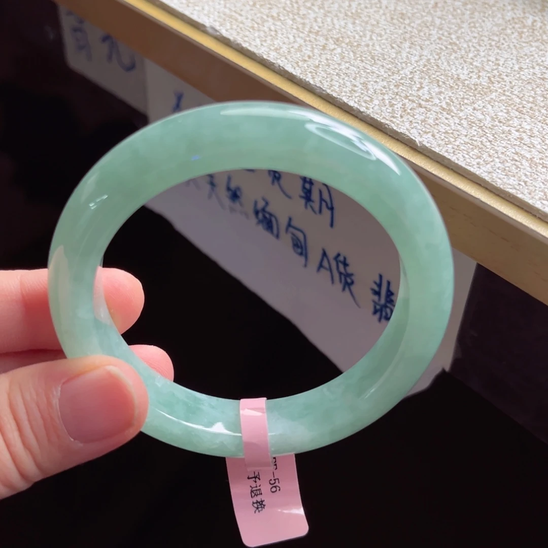 翡翠未镶嵌手镯手镯