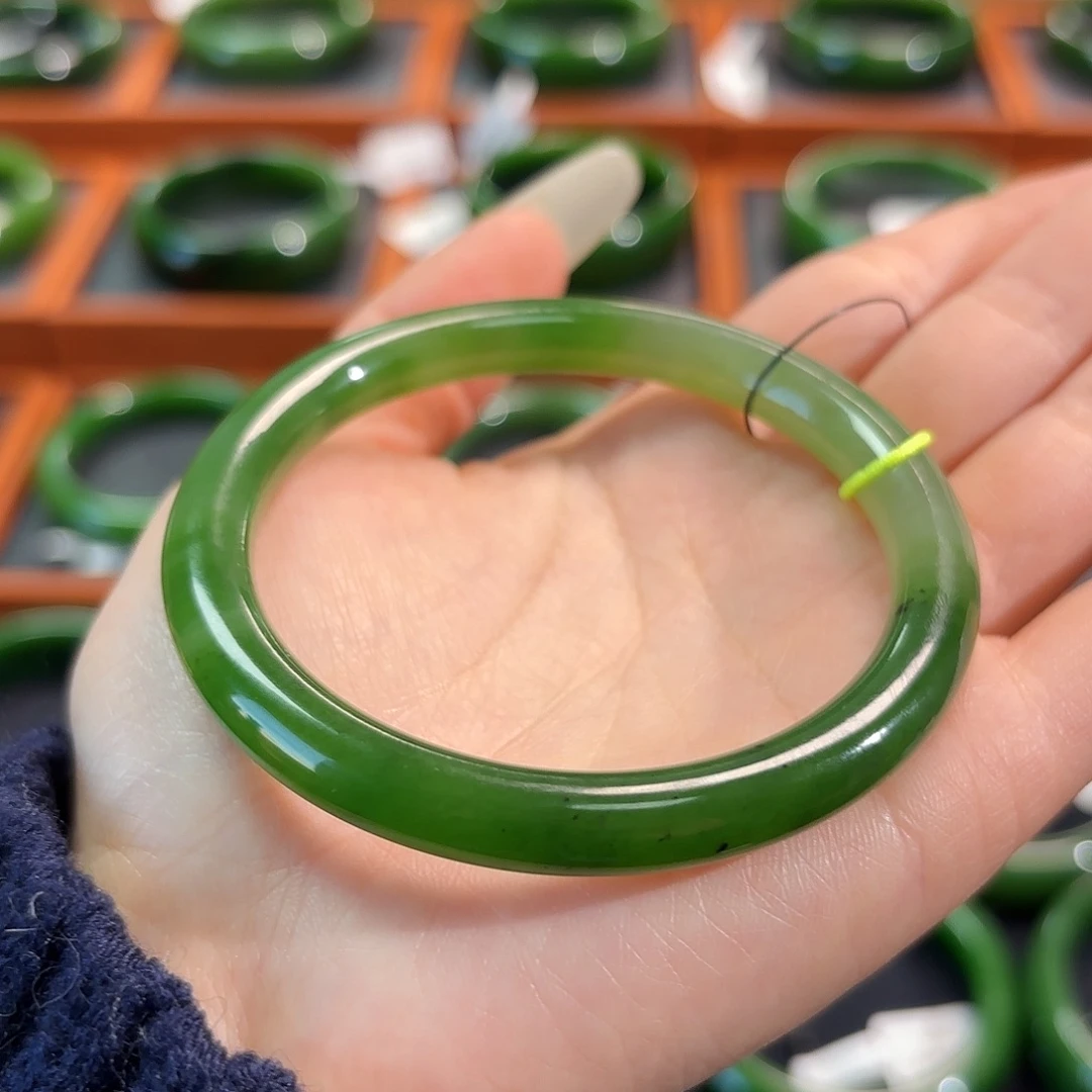 和田玉（碧玉）未镶嵌手镯冰底果绿