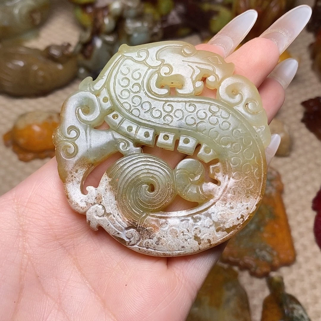 未镶嵌蛇纹石玉颈饰
