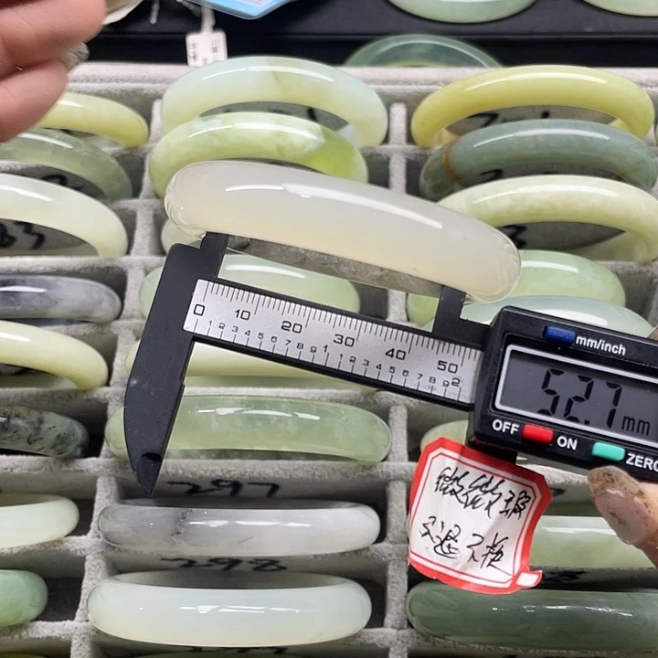 蛇纹石玉未镶嵌手镯317