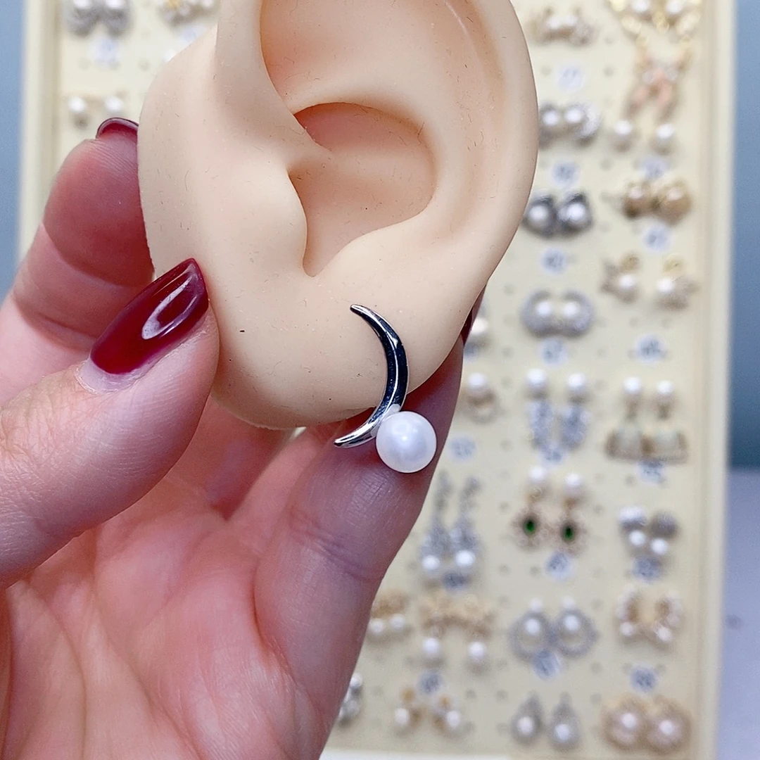 淡水珍珠银S925镶嵌耳饰