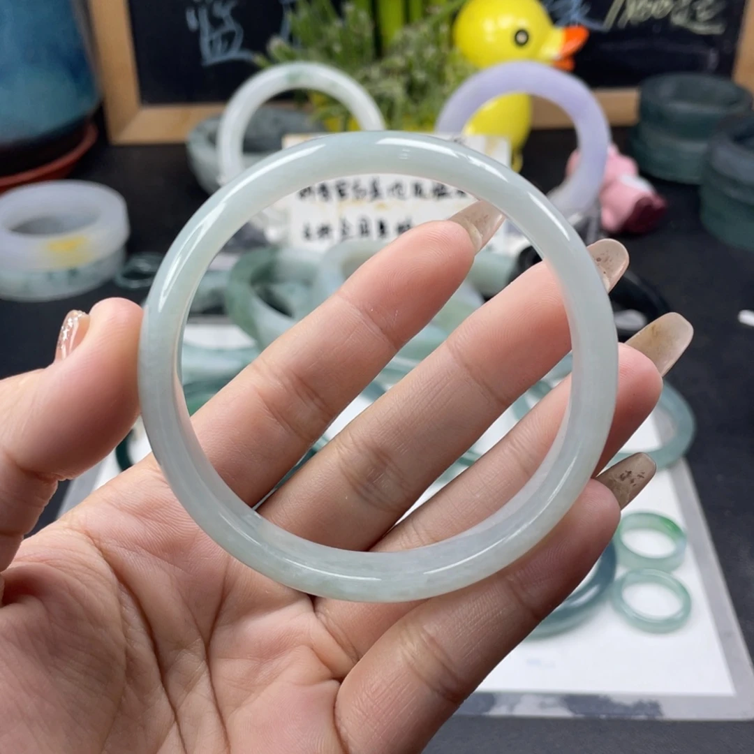 激***浪定制翡翠未镶嵌翡翠手镯