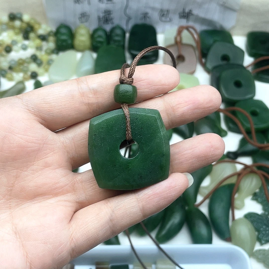 颈饰未镶嵌和田玉品