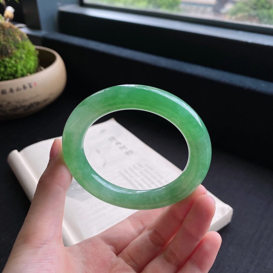 好色珠宝  圈口54缅甸老坑A货糯冰种湖水绿圆条女款翡翠手镯