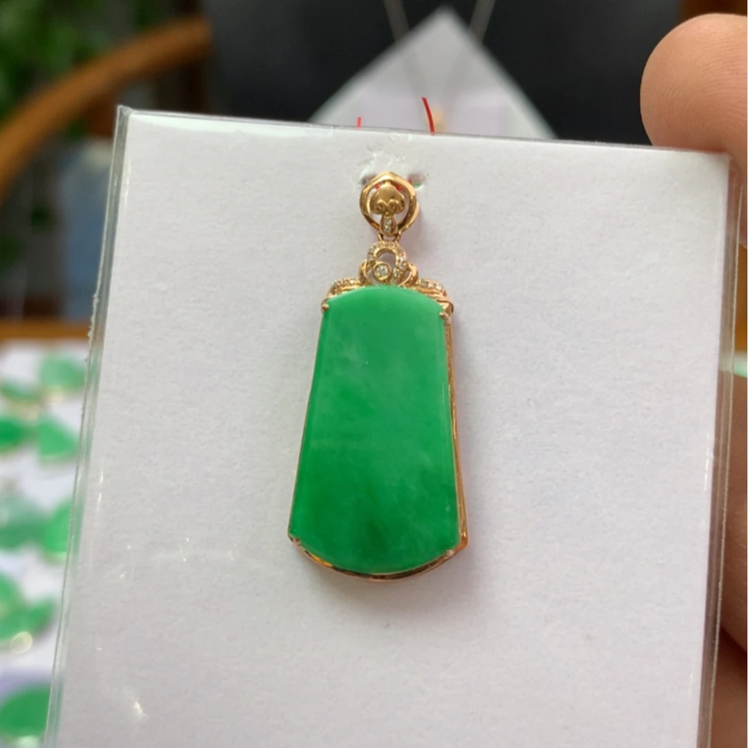 【闪购商品】翡翠颈饰18K金镶嵌翡翠