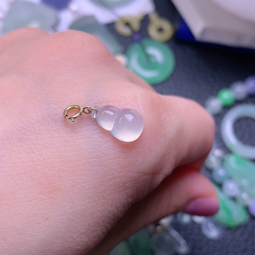 【闪购商品】翡翠颈饰18K金镶嵌N****卡天然缅甸翡翠