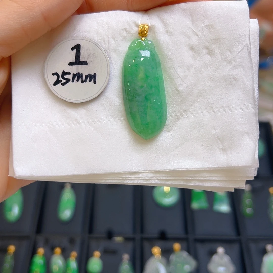 翡翠颈饰18K金镶嵌翡翠