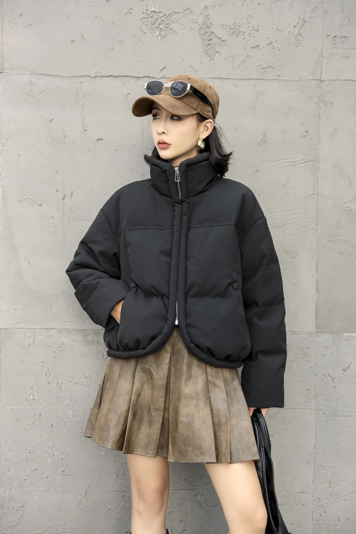 立领短款小众设计感羽绒服女短款2025年新款东大门韩版宽松面包服