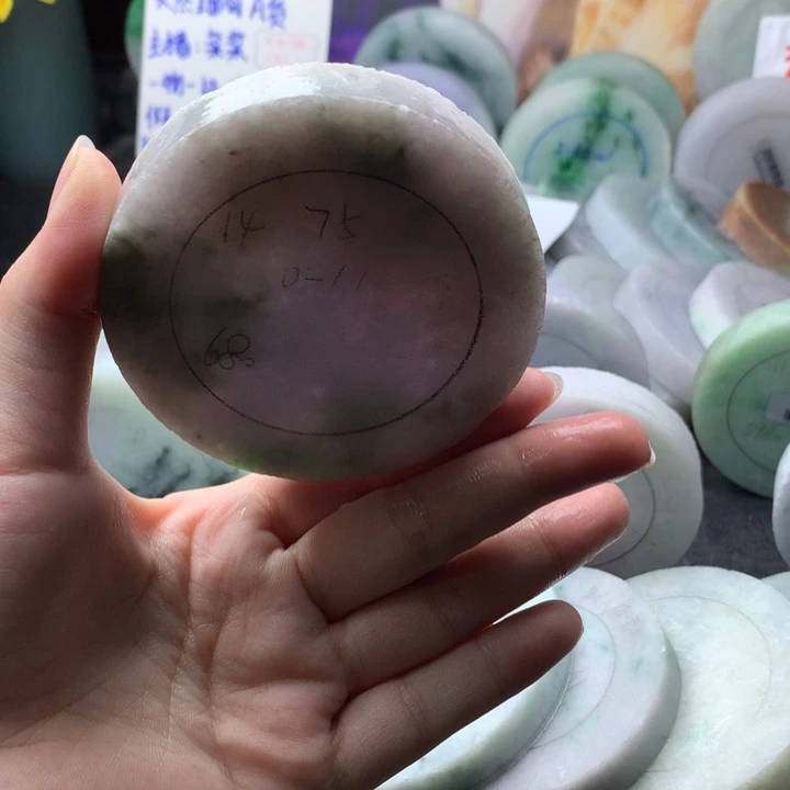 定制翡翠未镶嵌手镯