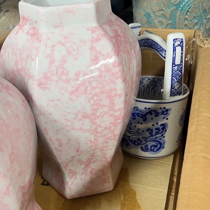 瓷片微瑕。。。。。。。。。。。。。。。